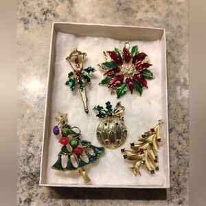 Festive Christmas Brooch Set